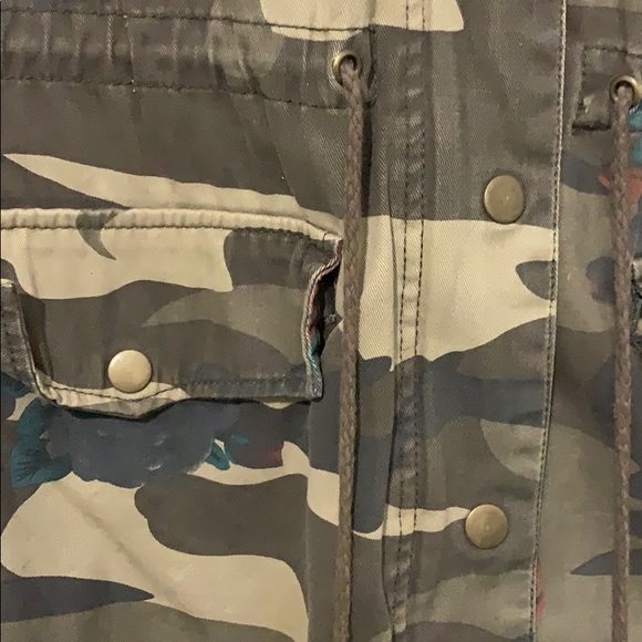 jacket - Picture 2 of 3